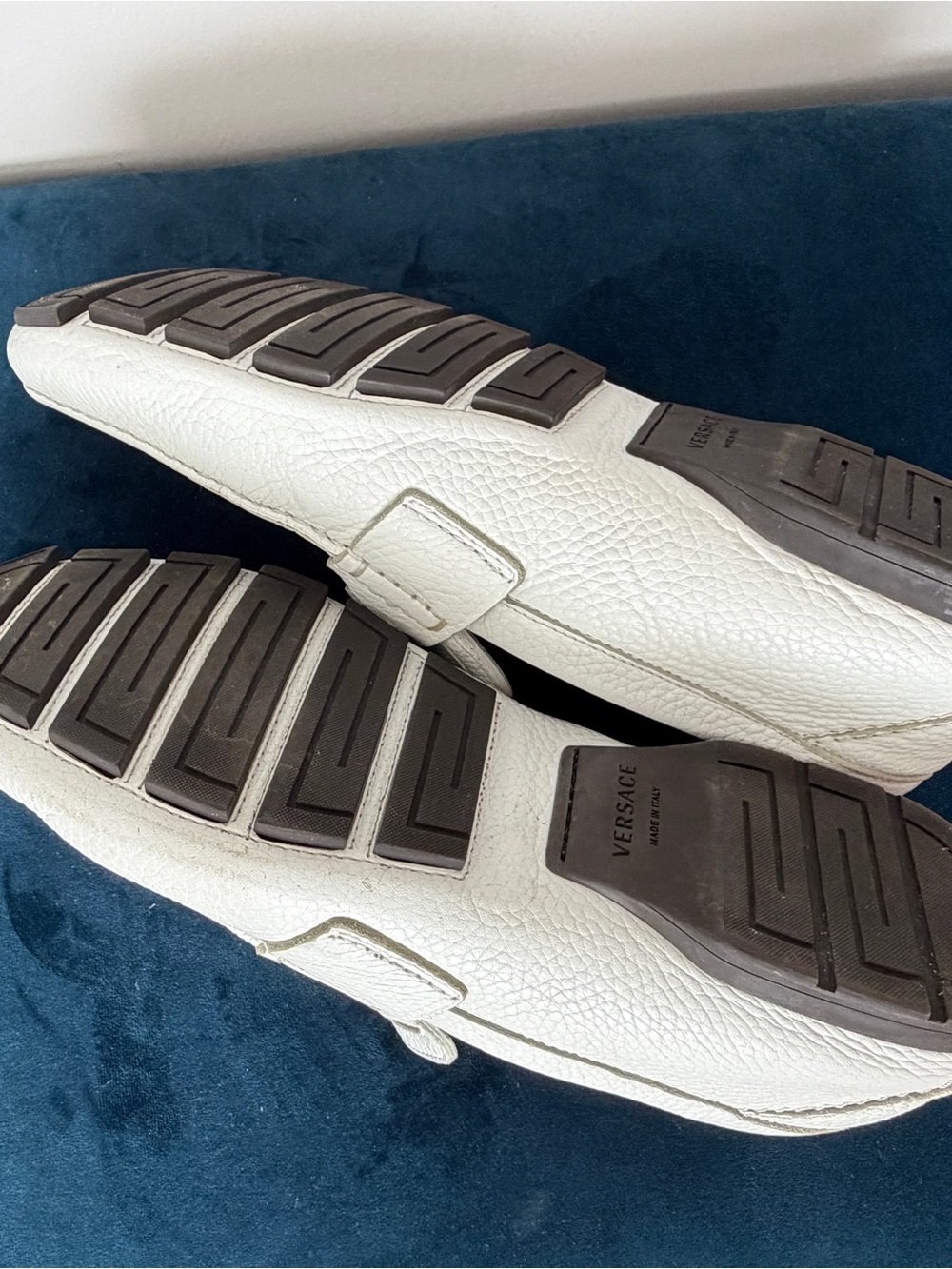 Versace White Pebbled Leather Medusa Bit Loafers 10.5 (EU 43.5) - Picture 5 of 7